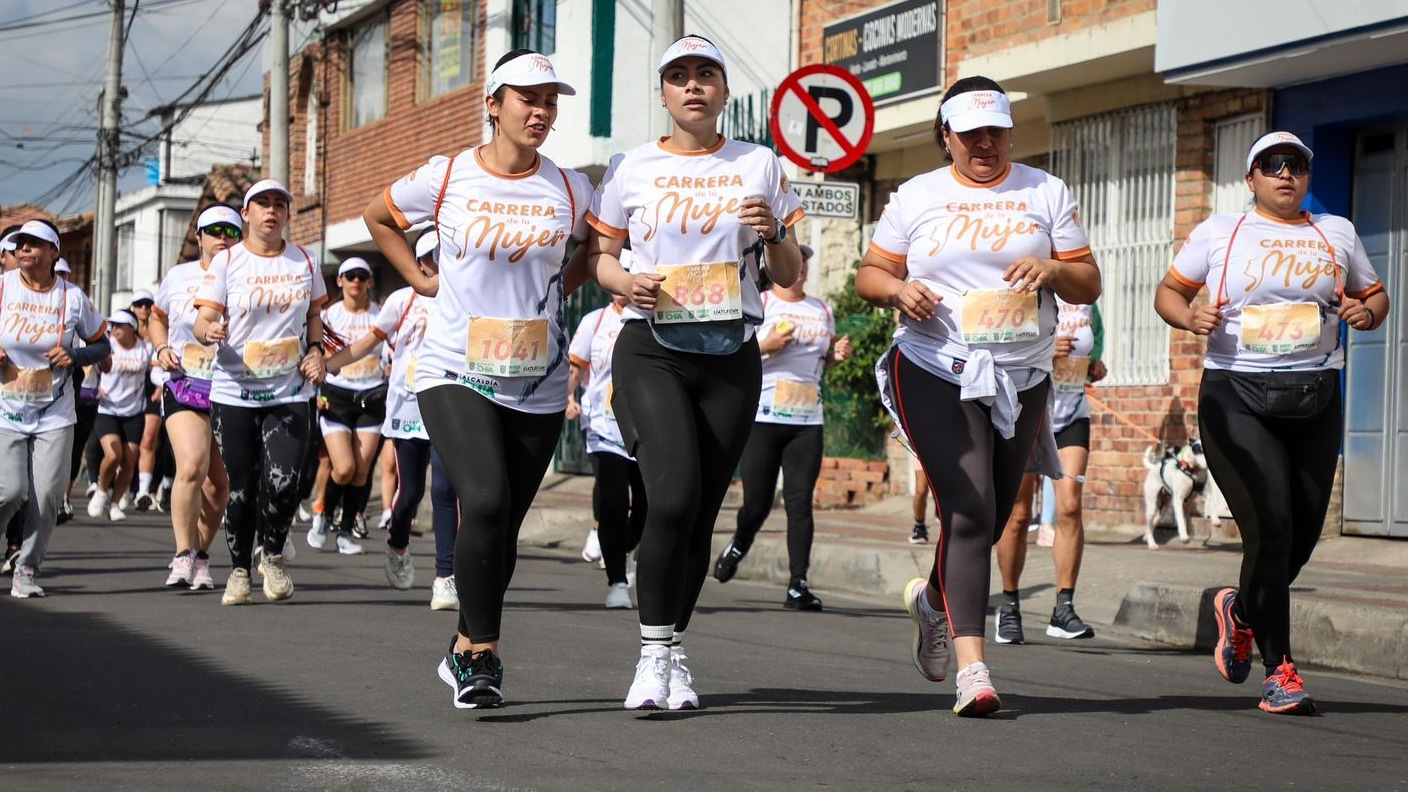 Más de 5.000 personas participaron en la Carrera de la Mujer en Chía
