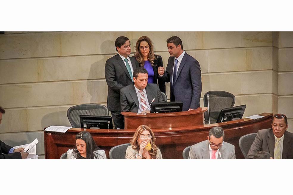Autonomía, punto de discordia en ley de vigilancia de educación