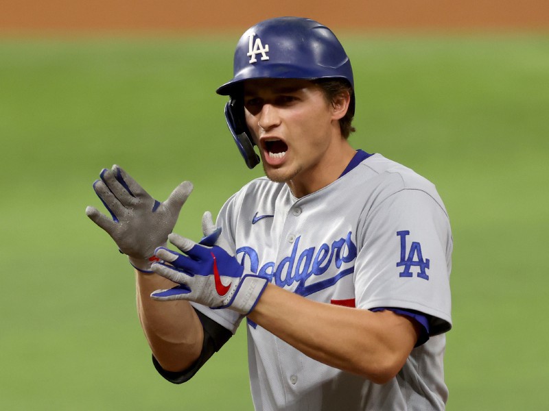 Corey Seager, quien completa ocho jonrones en la postemporada. / AFP