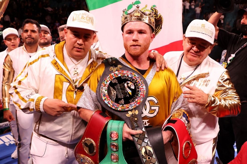 Video: ‘Canelo’ Álvarez, histórico, le ganó el campeonato a Caleb Plant por nocaut