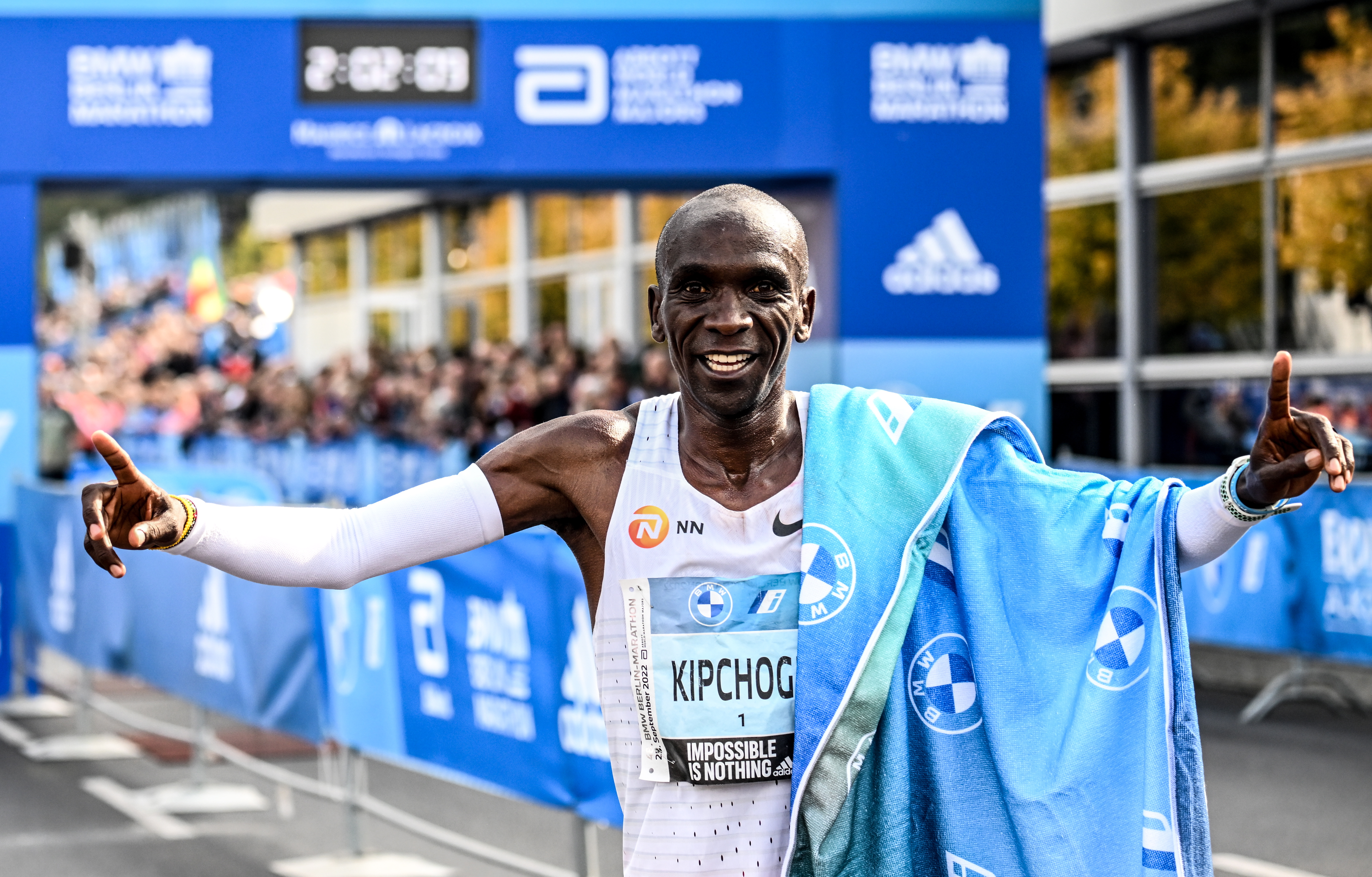 Kipchoge destroza su propio récord y se consagra en Berlín