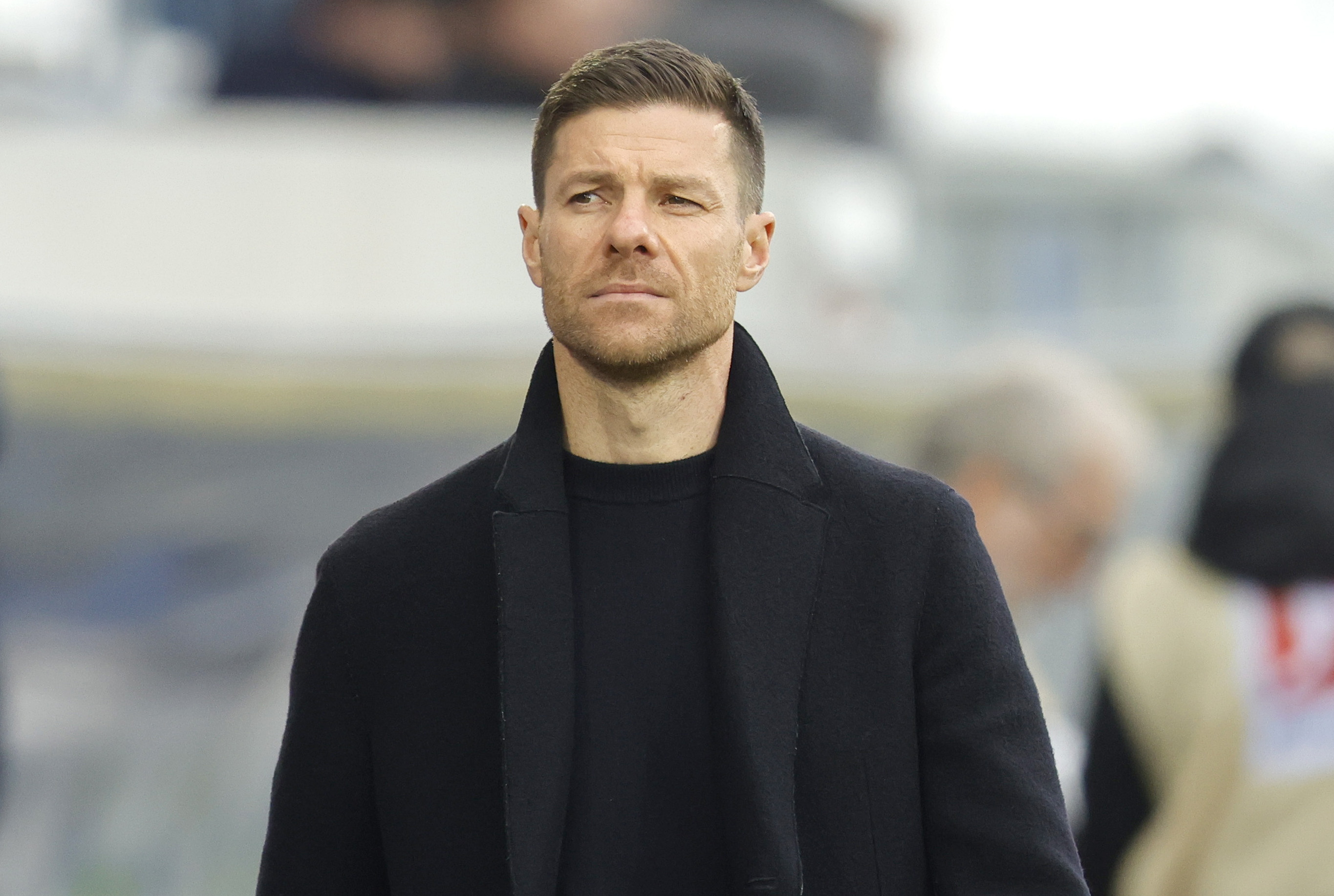 Darmstadt (Germany), 03/02/2024.- Leverkusen's head coach Xabi Alonso looks on before the German Bundesliga soccer match between SV Darmstadt 98 and Bayer 04 Leverkusen in Darmstadt, Germany, 03 February 2024. (Alemania) EFE/EPA/RONALD WITTEK CONDITIONS - ATTENTION: The DFL regulations prohibit any use of photographs as image sequences and/or quasi-video.