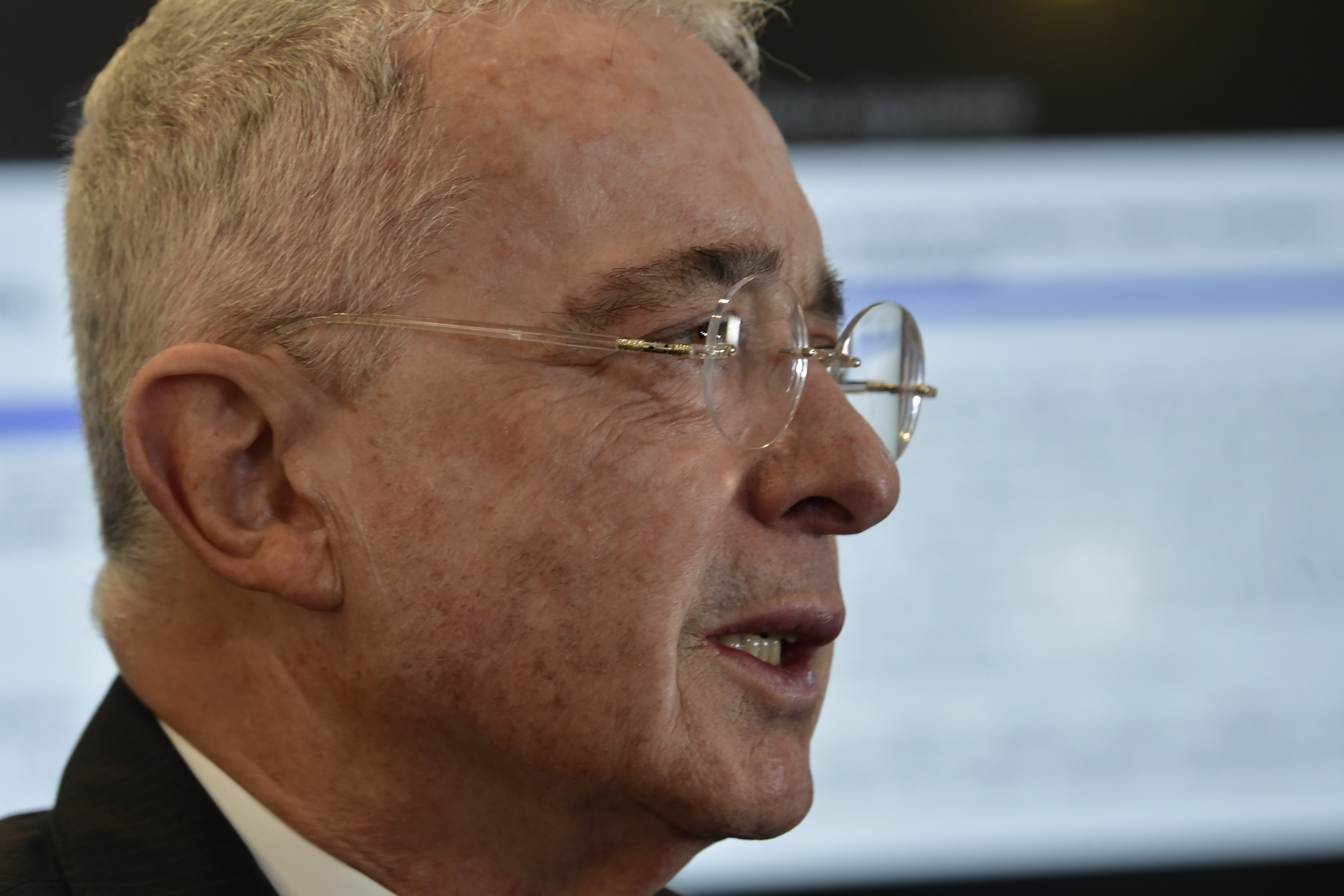 “Quiere condenar a los colombianos”: Uribe lanzó nuevamente críticas al Gobierno
