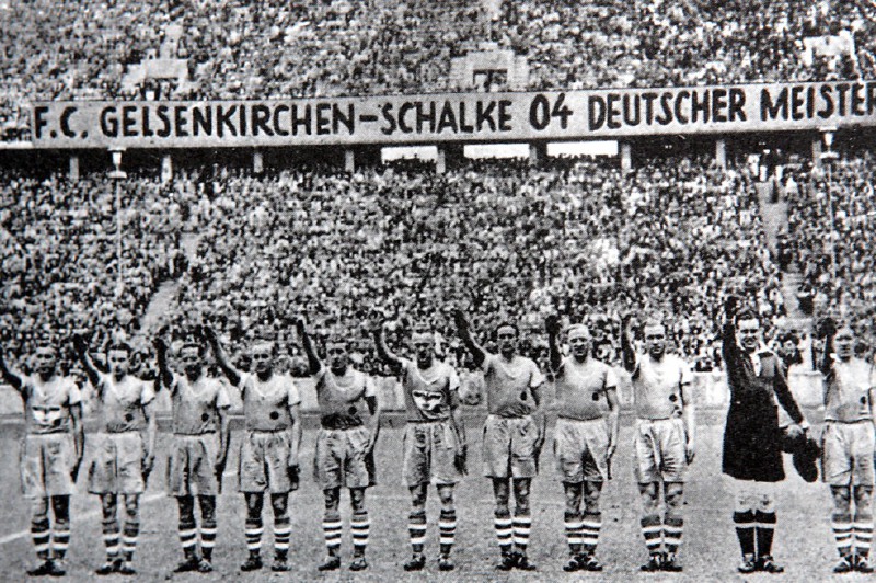Fútbol en medio de la guerra: la relación entre Hitler y Schalke 04