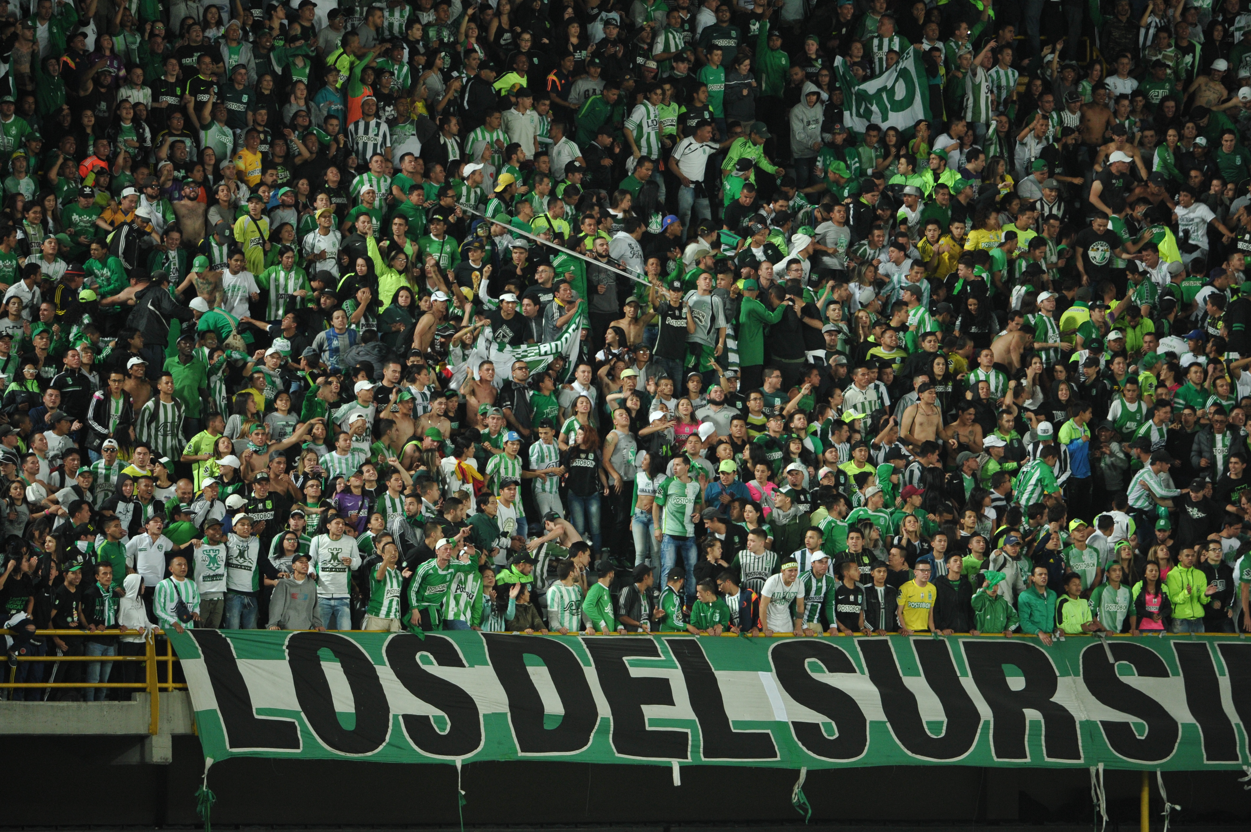 Por violencia de la barra se suspendió el clásico entre Nacional y América