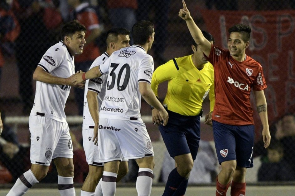 Independiente le ganó a Lanús y sigue con vida en la Sudamericana