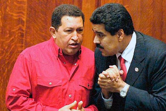 Maduro asegura que decisiones vitales las toma Chávez