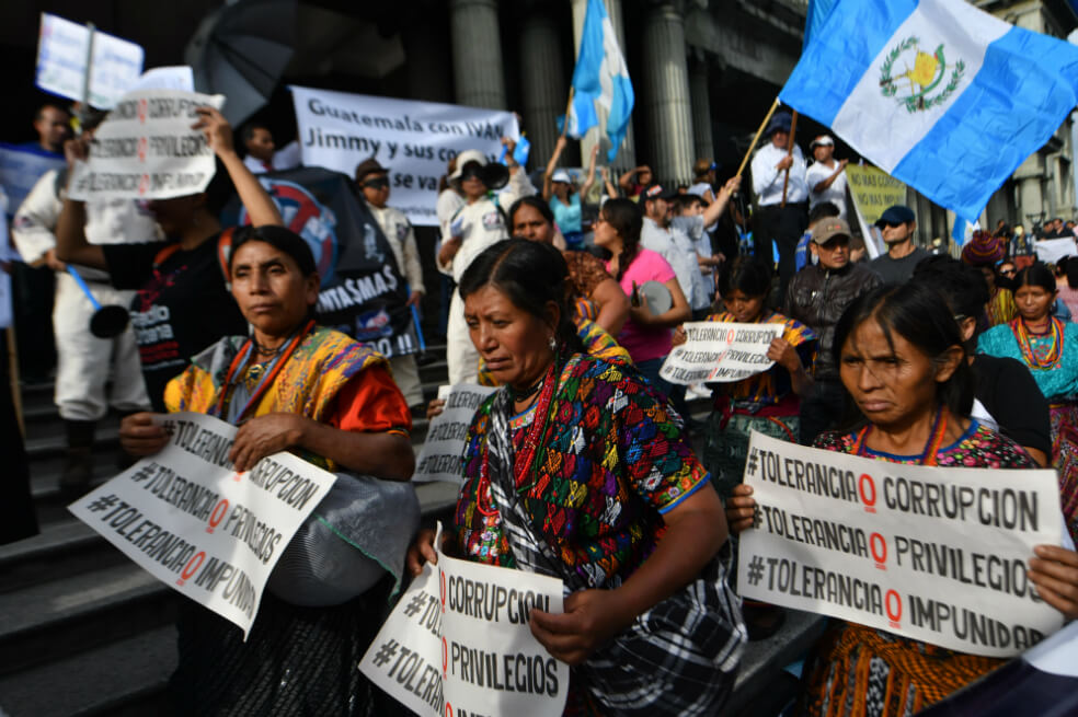 Los convenientes beneficios a políticos de la reforma al Código Penal en Guatemala