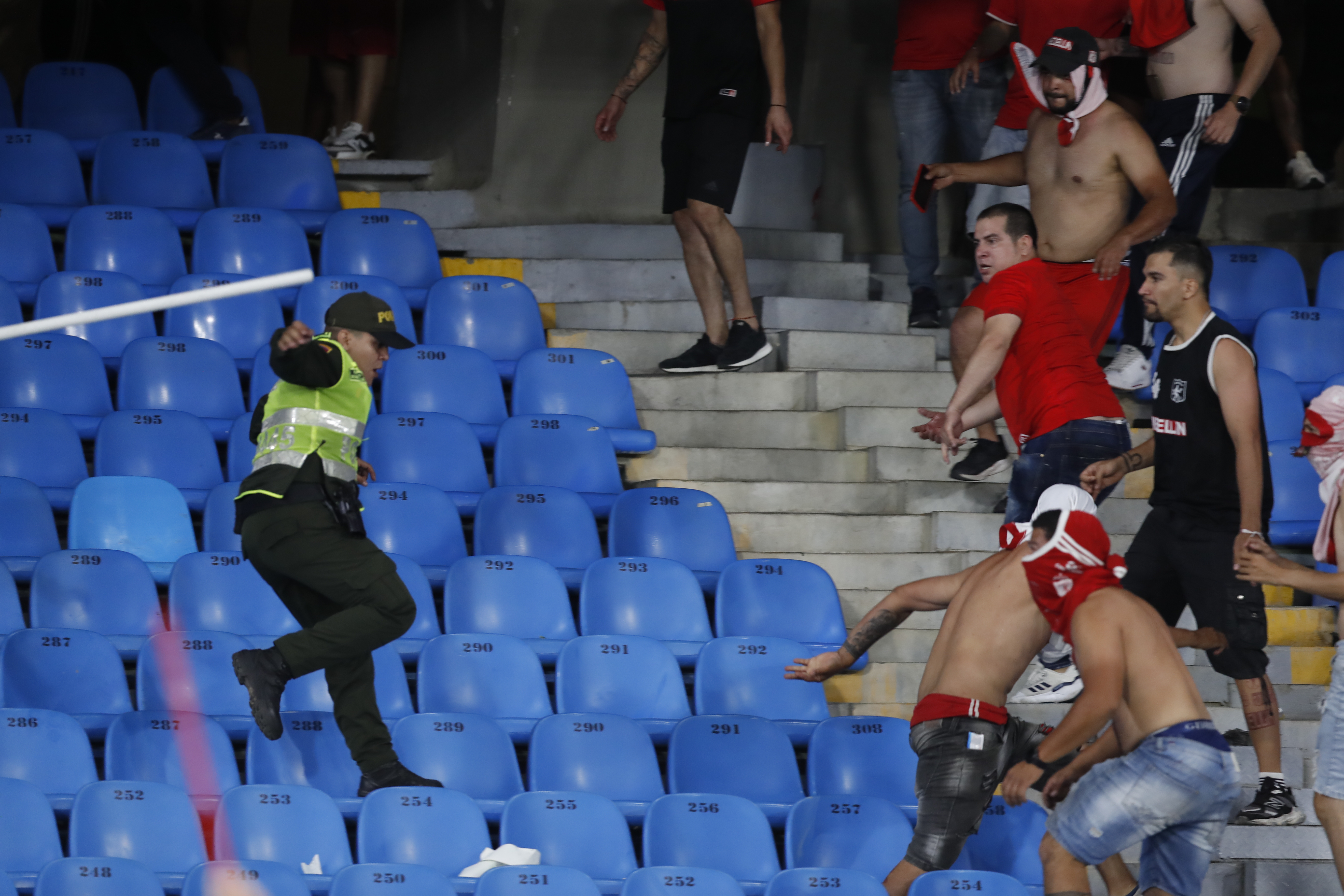 Garantizar seguridad en partidos de fútbol es obligación de la Policía: Consejo de Estado