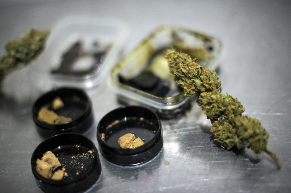 Aumentó consumo infantil de marihuana en estados de EE.UU. donde fue legalizada