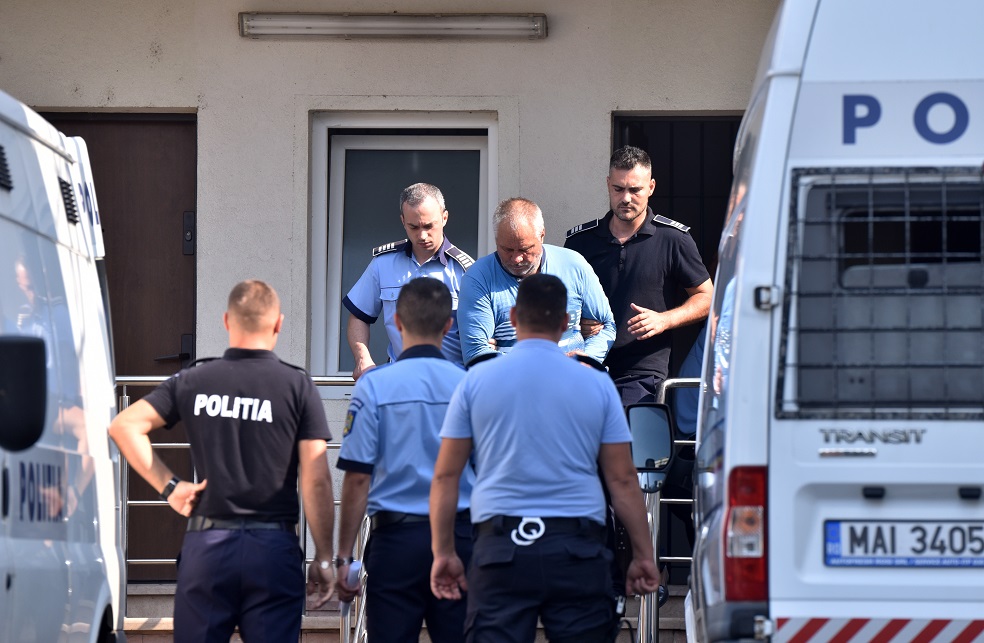 La policía detuvo al acusado, que responde al nombre de Gheorghe Dinca, 19 horas después de las llamadas de la víctima. AFPEstas "actividades deficitarias" tuvieron lugar entre el jueves y el viernes de la semana pasada, cuando la menor logró hablar en varias ocasiones con el servicio de emergencias 112 desde la vivienda de su agresor en Caracal, en el sur del país.