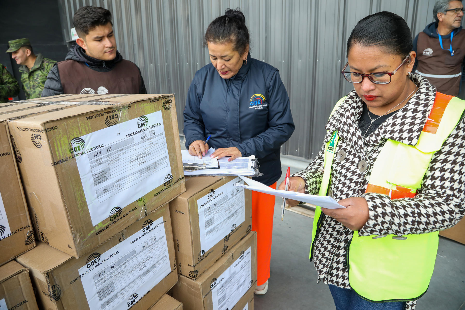 ¿Dónde y cómo votar para elecciones de Ecuador en Colombia, España, EE. UU. y más?