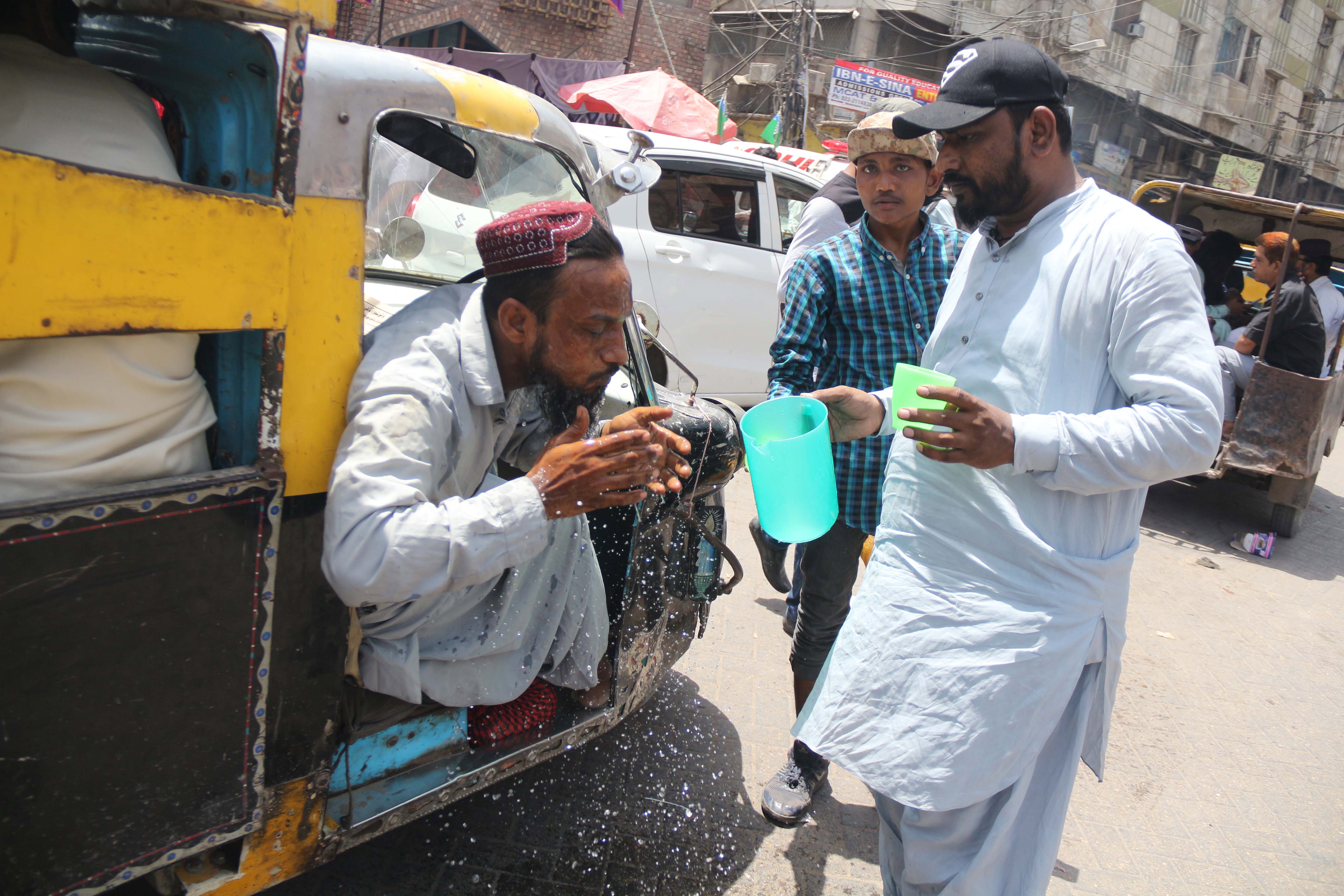 Hasta 46°C: las sofocantes olas de calor que afectan a India y Pakistán