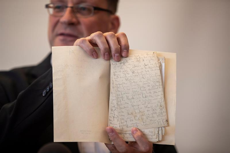 La muerte de Brod muerte en 1968 dio comienzo a una "historia kafkiana" en relación a estos archivos, resumió el miércoles la portavoz de la Biblioteca Nacional de Israel, Vered Lion-Yerushalmi.EFE