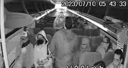 Nuevo hurto en bus intermunicipal: pasajero sacó un cuchillo y enfrentó a ladrones