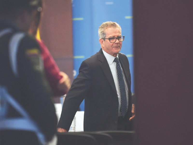 Las preguntas que deja la inversión de cientos de miles de dólares del general (r) Montoya
