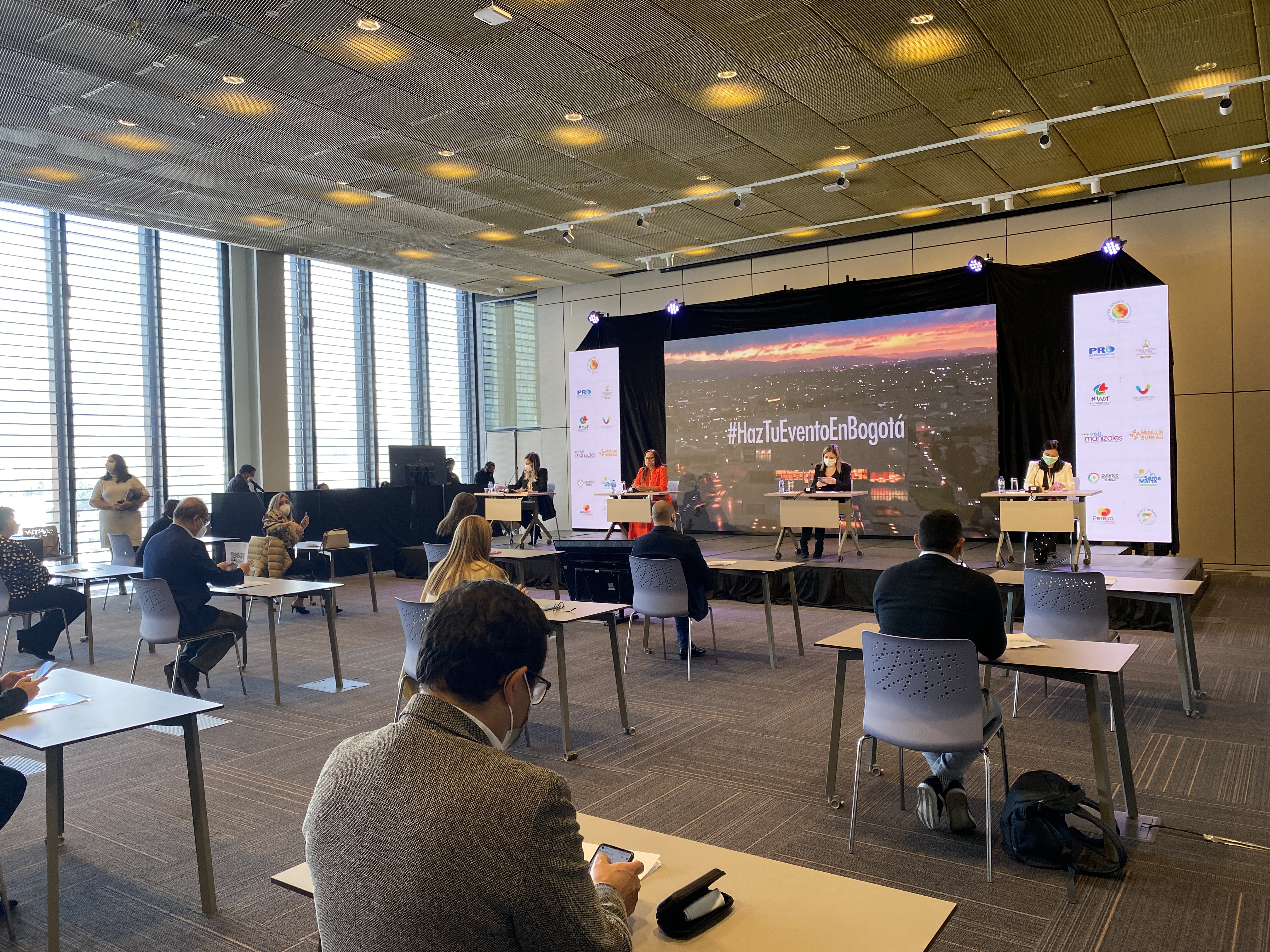"Estas tácticas se acompañarán con la producción de un blog con noticias y temas de interés, que buscamos convertir en un referente para el sector. En la actualidad, la Red cuenta con una base de datos de 47 eventos captados y programados para realizarse entre 2021 y 2024”, añade Liliana Orbegozo, directora ejecutiva del Bureau de Convenciones de Bogotá.