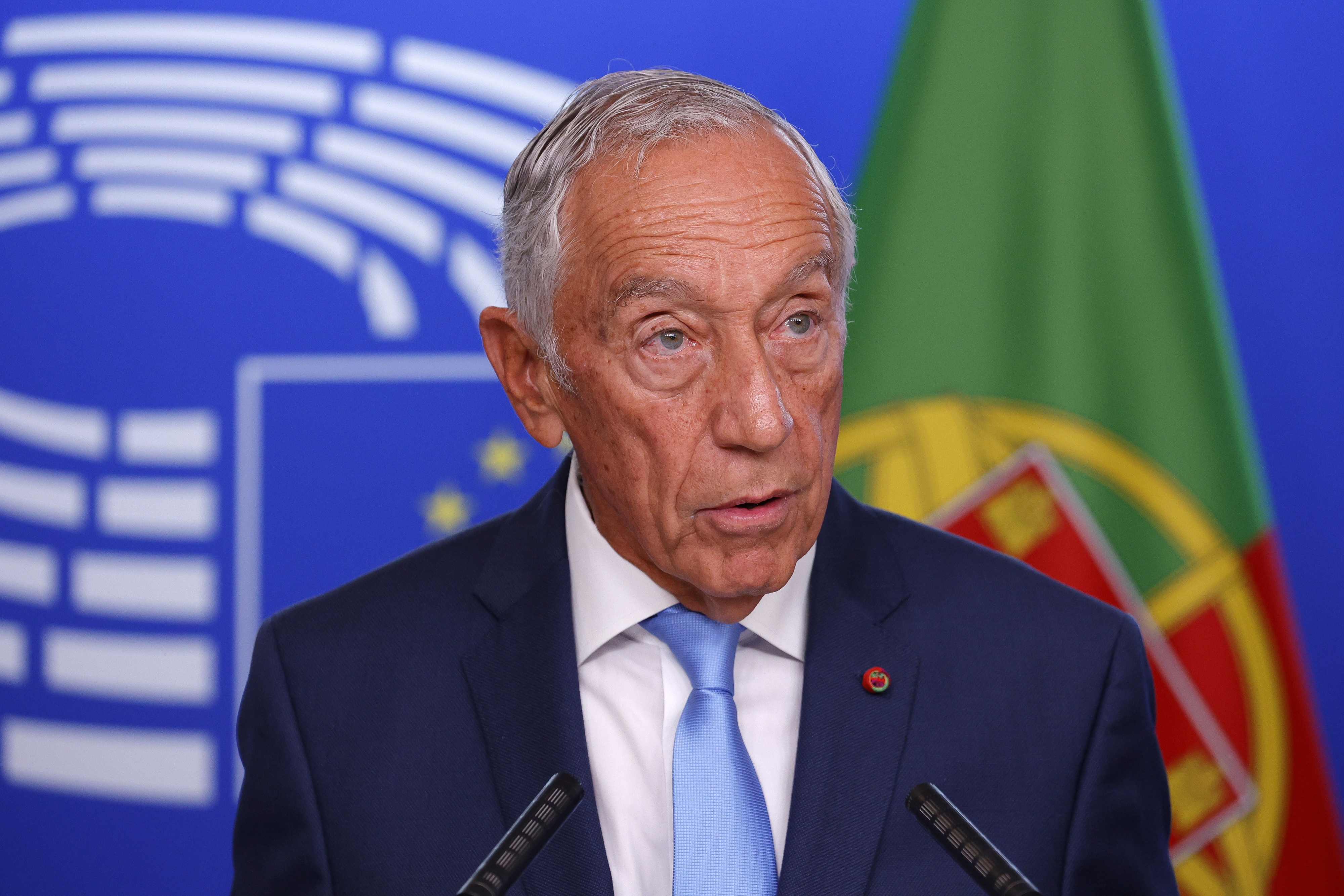 Strasbourg (France), 10/05/2023.- Marcelo Rebelo de Sousa (L), President of Portugal, during a press conference at the European Parliament in Strasbourg, France, 10 May 2023. The session of the European Parliament runs from 08 till 11 May. (Francia, Estados Unidos, Estrasburgo) EFE/EPA/JULIEN WARNAND