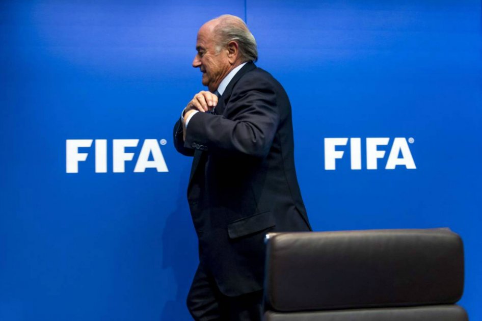 FIFA y UEFA amenazan con excluir a clubes griegos de partidos internacionales