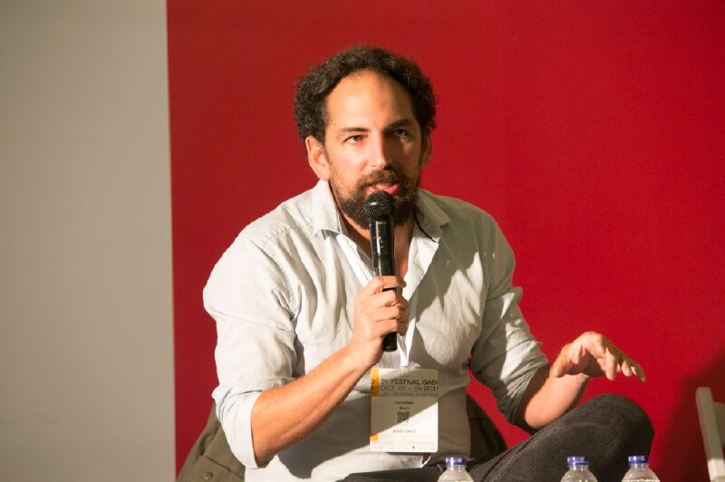 "La orden de la Fiscalía, el procedimiento policial, los allanamientos y la solicitud de eliminación de contenidos indican eso: acciones coordinadas para restringir la circulación de informaciones”:
Jonathan Bok, director (e) de la Fundación para la Libertad de Prensa (FLIP). / Foto: David Estrada Larrañeta