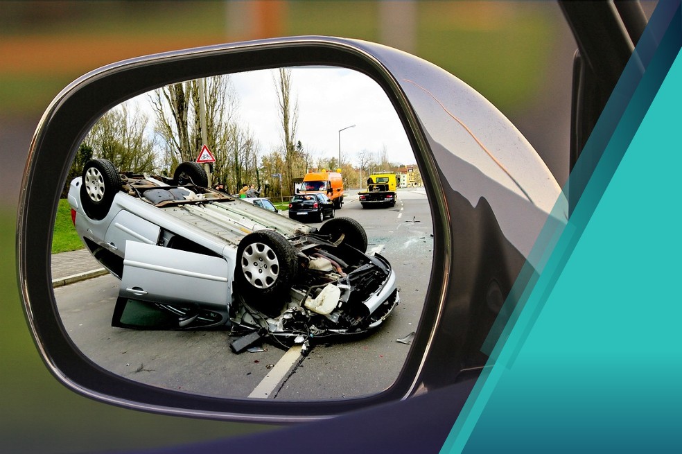 El vehículo en el que se movilizaba el artista perdió el control y se salió de la vía, causando un grave accidente.