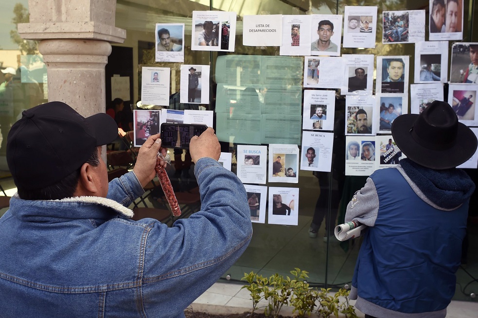 Mexicanos despiden a las 79 víctimas mortales de explosión de oleoducto
