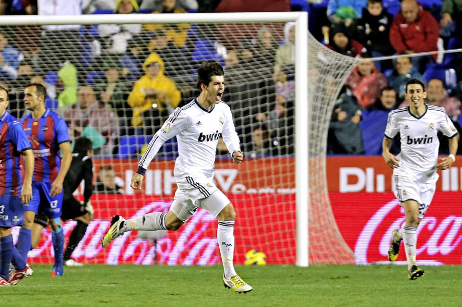 Morata celebró por todo lo alto el triunfo del Real Madrid sobre el Levante / EFE