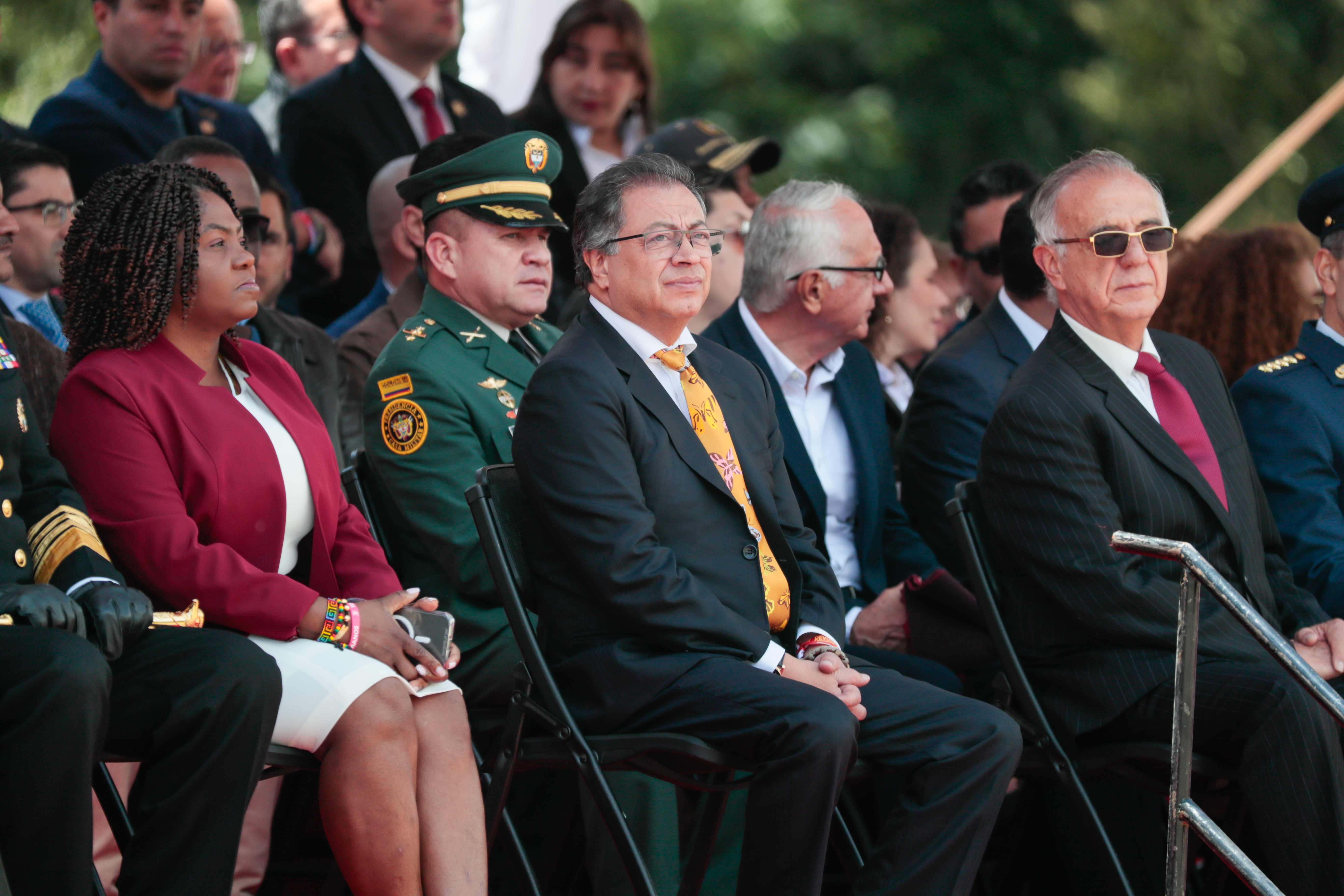 AME8705. BOYACÁ (COLOMBIA), 07/08/2024.- El presidente de Colombia, Gustavo Petro (c), participa con el ministro de Defensa, Iván Velázquez (d), y la vicepresidenta Francia Márquez (i) urante la conmemoración del aniversario de la Batalla de Boyacá este miércoles, en el Puente de Boyacá en el municipio de Ventaquemada, Boyacá (Colombia). EFE/Carlos Ortega