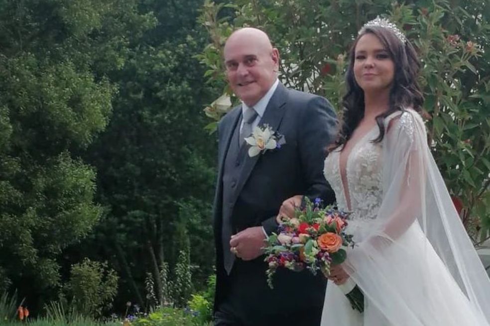 Primeras imágenes de Natasha Klauss vestida de novia y caminando al altar