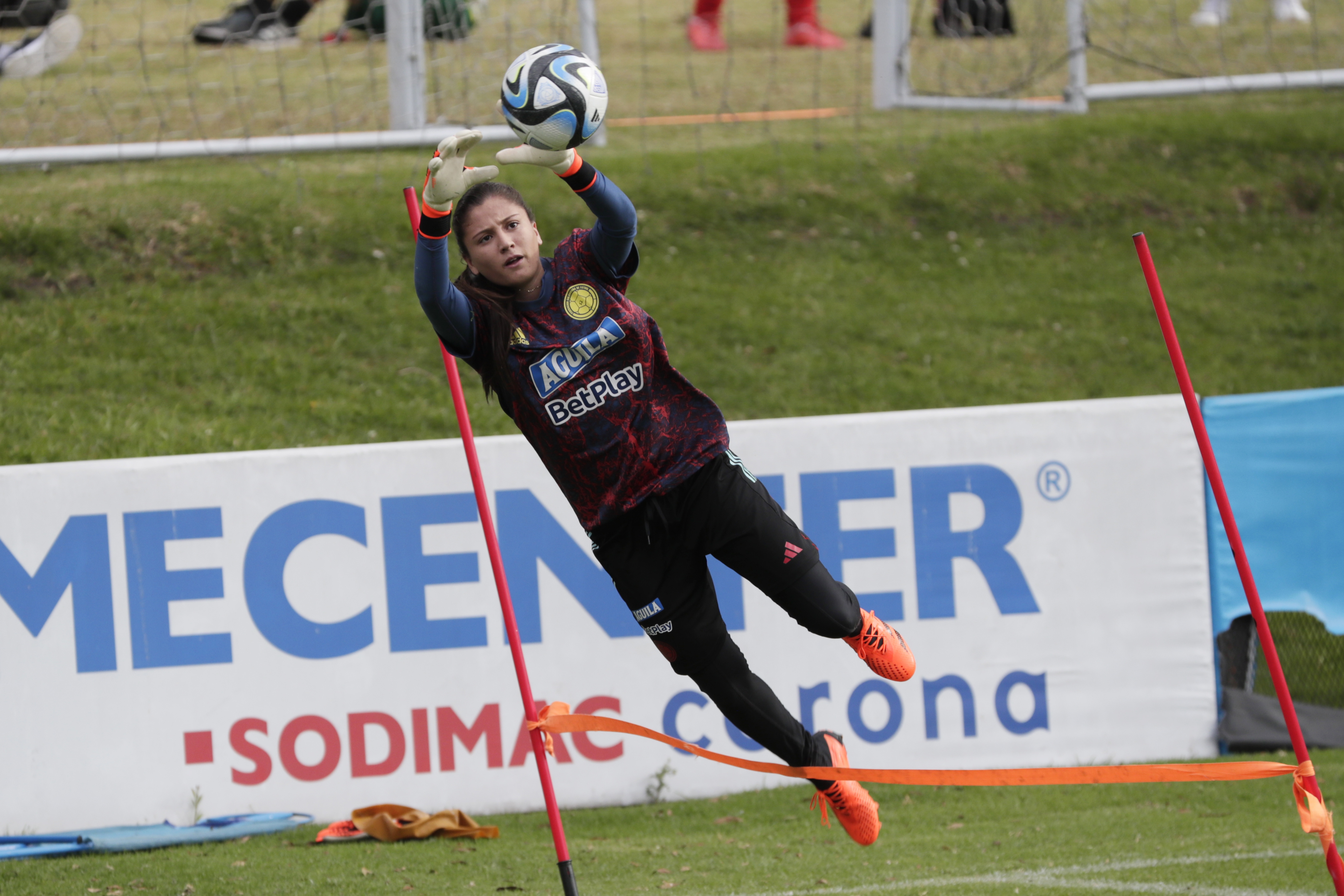 “Ser campeonas”: Natalia Giraldo, arquera de la selección femenina de Colombia