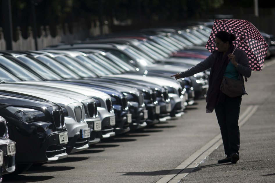 Se estima que un 10% de descenso en las ventas de automóviles si gana el Brexit. /Bloomberg.