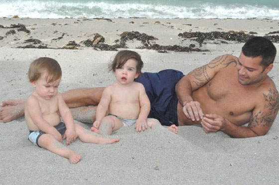 Ricky Martin comparte a sus hijos con sus fans