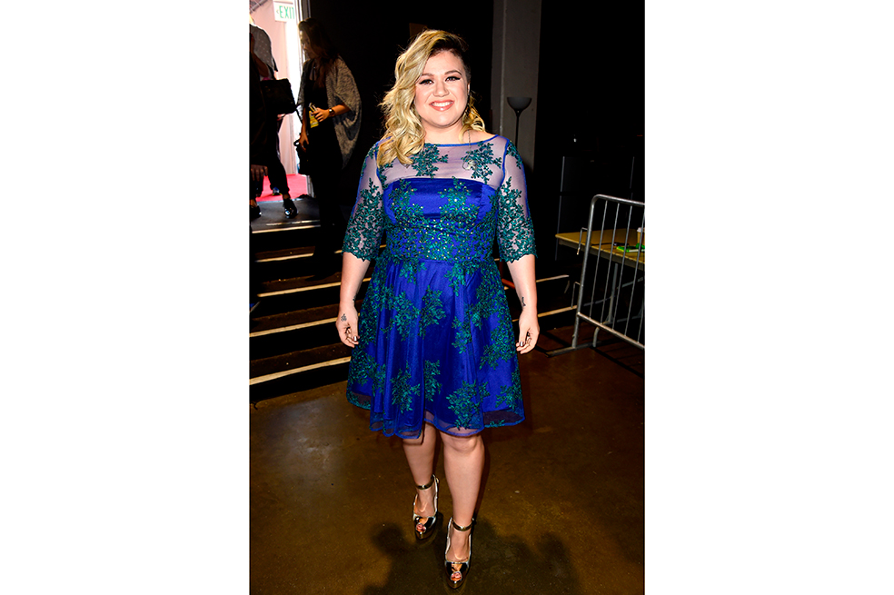 Kelly Clarkson pensó en suicidarse cuando la obligaron a adelgazar