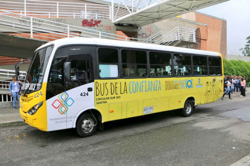 Un bus en el que nadie cobra el pasaje: experimento social en Medellín