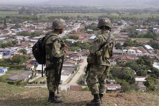 Farc se estaría resguardando de ataques del Ejército en las viviendas de los civiles