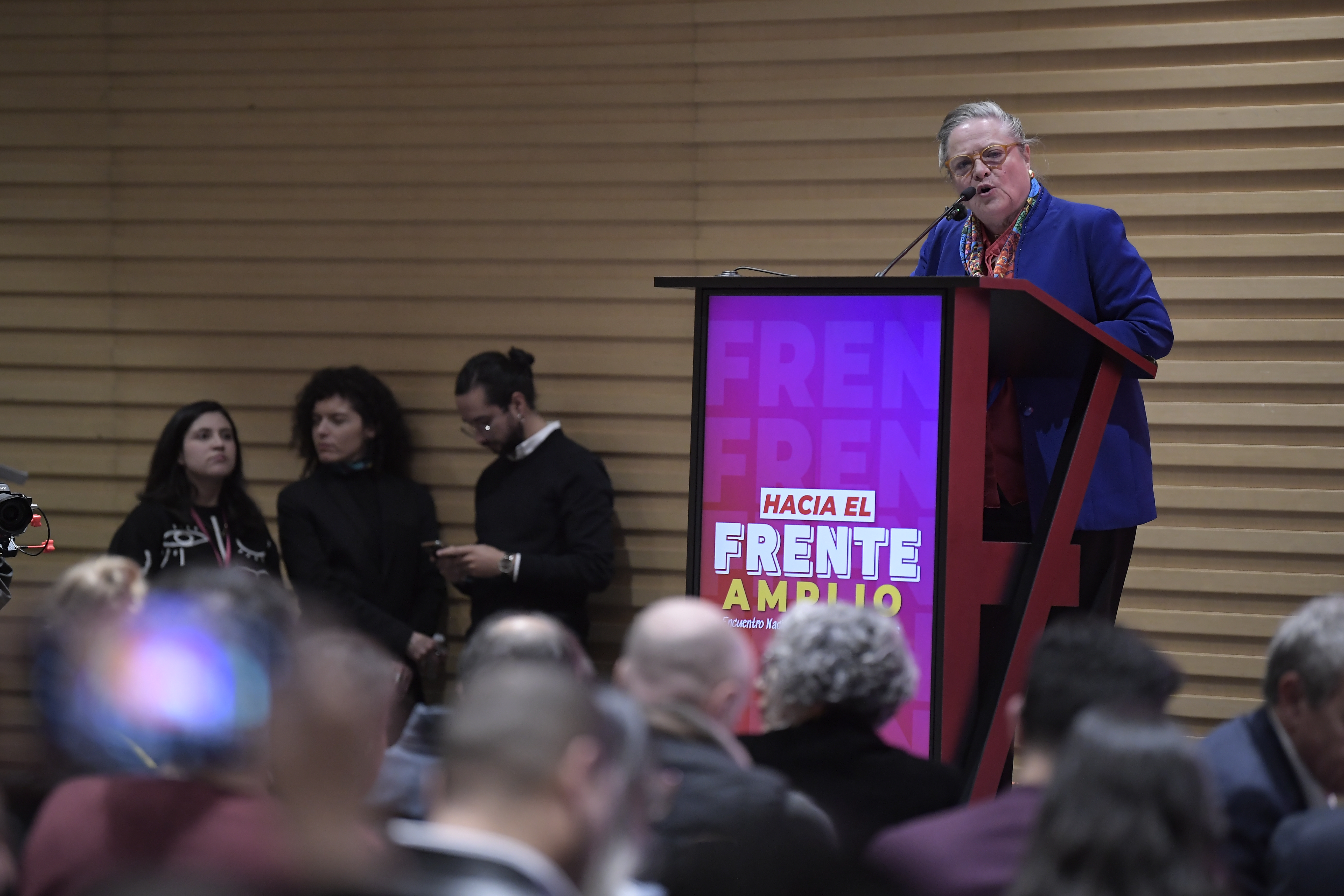 Clara López dice que va “directamente a la primera vuelta”: así se mueven las consultas