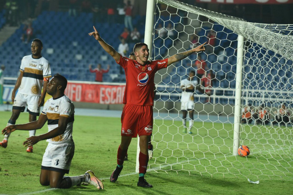 Debut triunfante de América en la Copa Águila