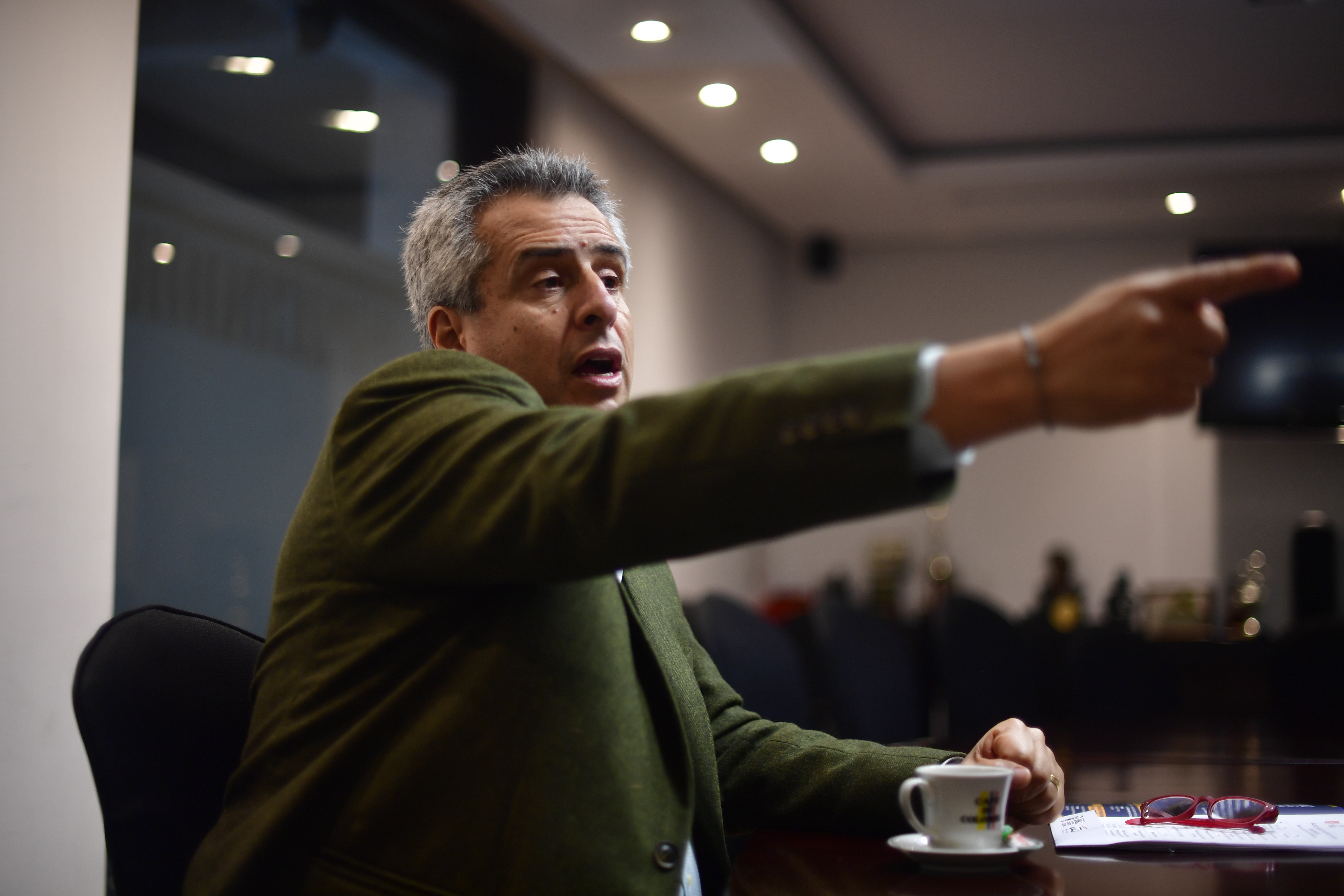 “No tengo garantías”: el exministro Velasco se defiende tras orden de enviarlo a la cárcel