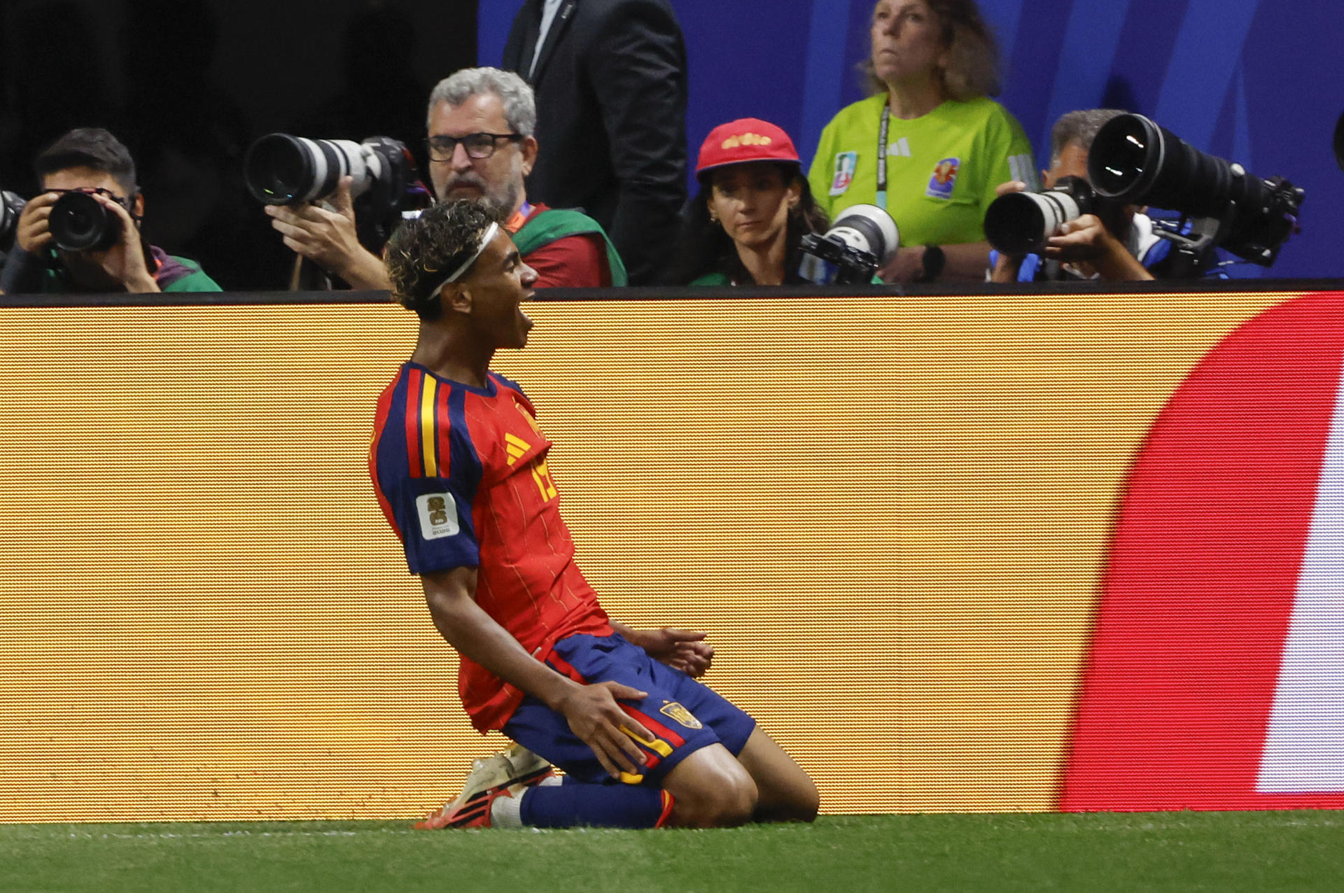 ATLANTA (ESTADOS UNIDOS), 21/06/2026.- El delantero de España Lamine Yamal celebra el primer gol de su equipo durante el partido del Mundial 2026 entre España y Arabia Saudí, este domingo en Atlanta. EFE/ Lavandeira Jr