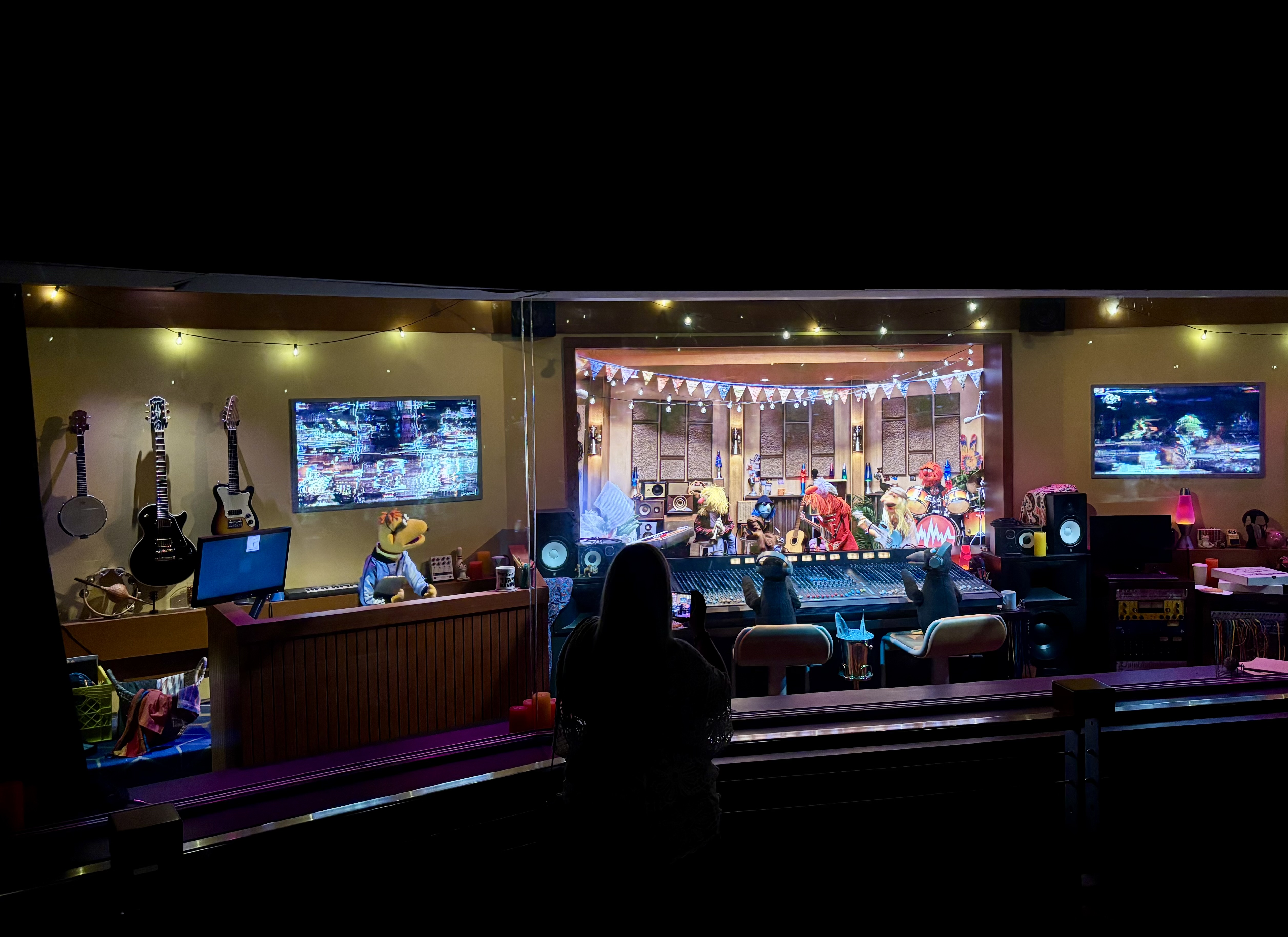 Rock ’n’ Roller Coaster Starring The Muppets abrió en Disney’s Hollywood Studios.
