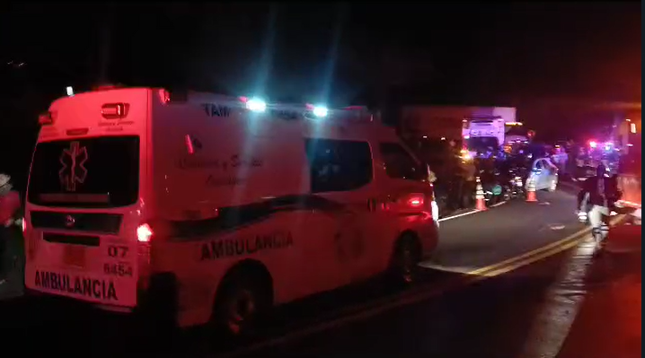 Accidente en la vía Bogotá-La Mesa dejó una persona muerta y ocho lesionados