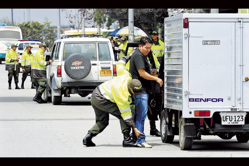 La demanda que busca tumbar la requisa física del Código de Policía
