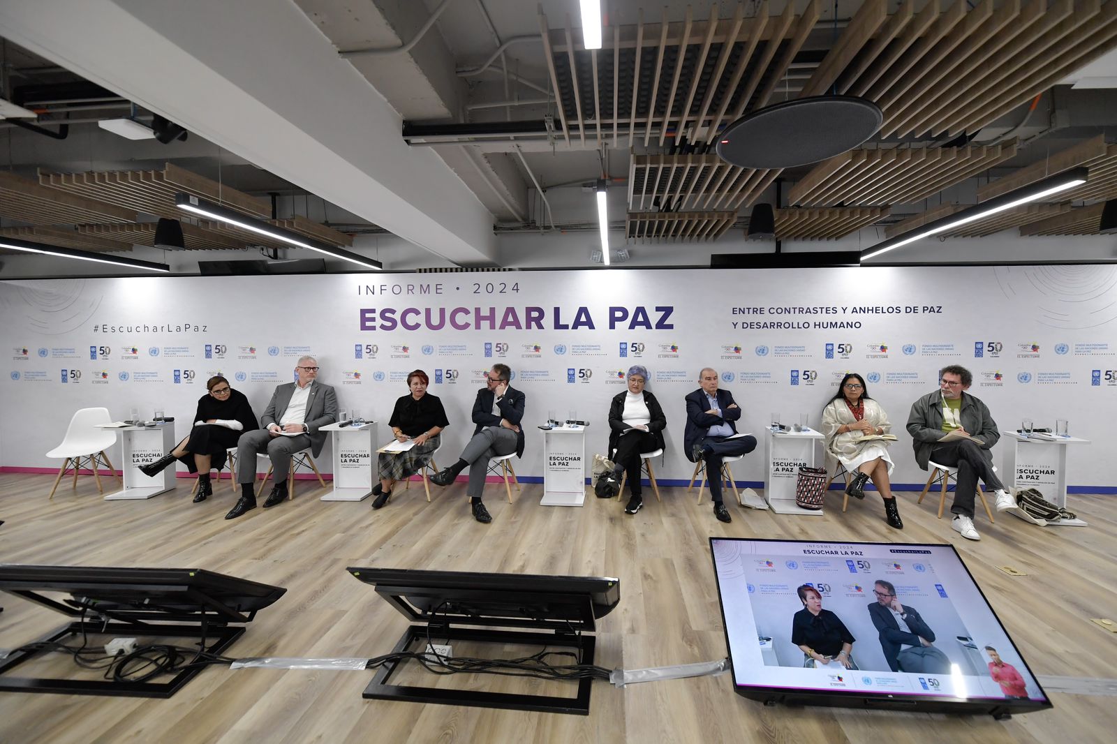 El conversatorio sobre el informe 'Escuchar la paz' se llevó a cabo en las instalaciones del PNUD, en Bogotá.