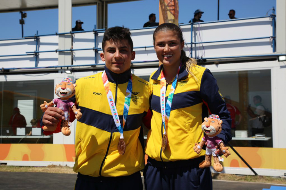 Los bicicrosistas Juan Camilo Ramírez (der.) y Gabriela Bolle (izq.). / COC