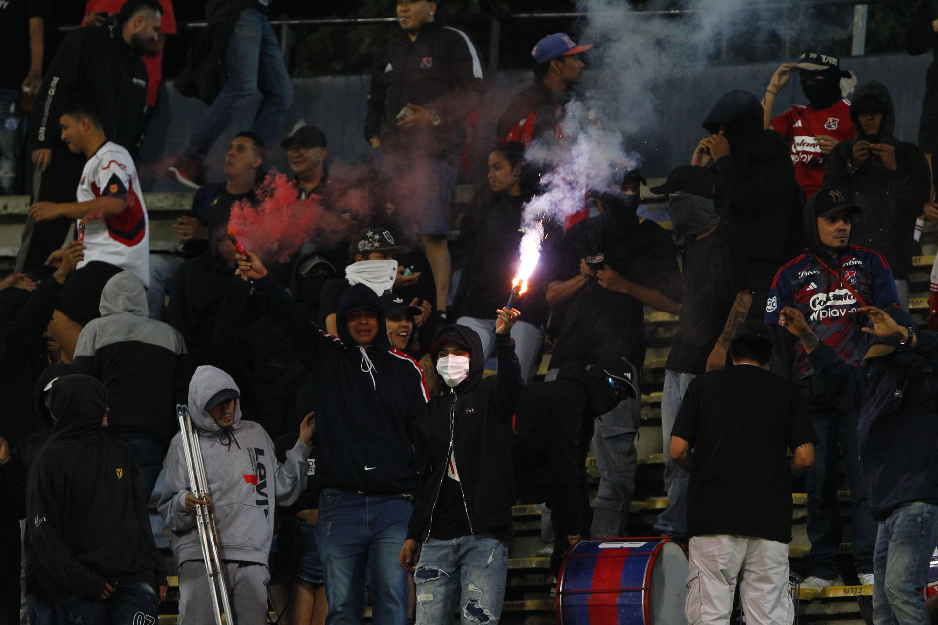 Protesta de los hinchas del DIM obligó a la cancelación del partido con Flamengo: así fue