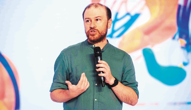 “Otra historia del arte es posible y necesaria”: Miguel Ángel Cajigal