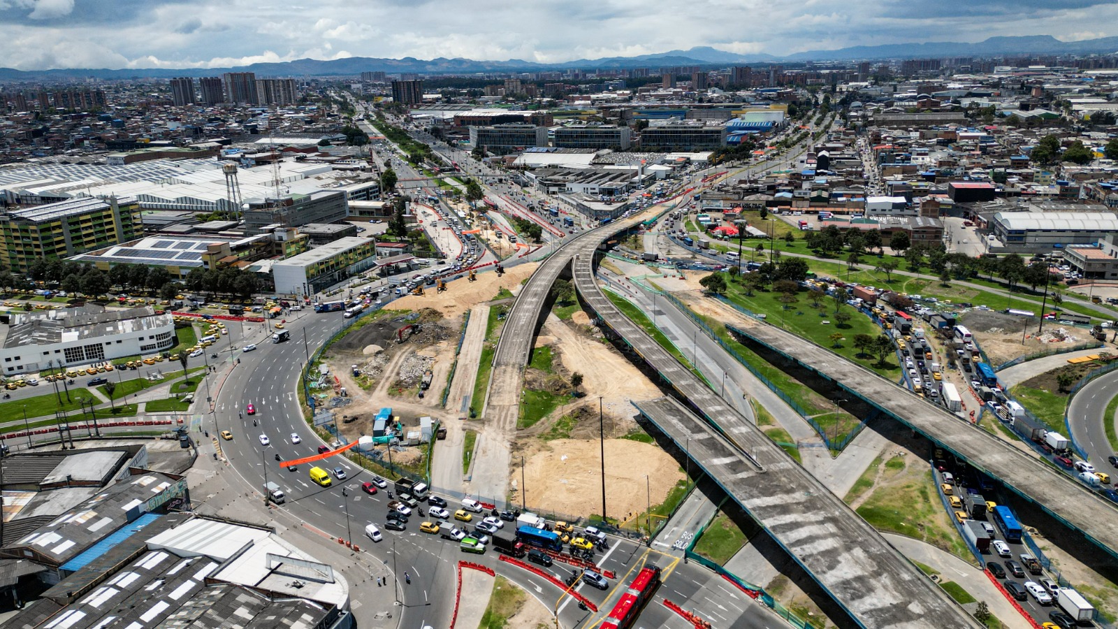 Preparan implosión de puentes en Calle 13: conozca horarios y vías cerradas