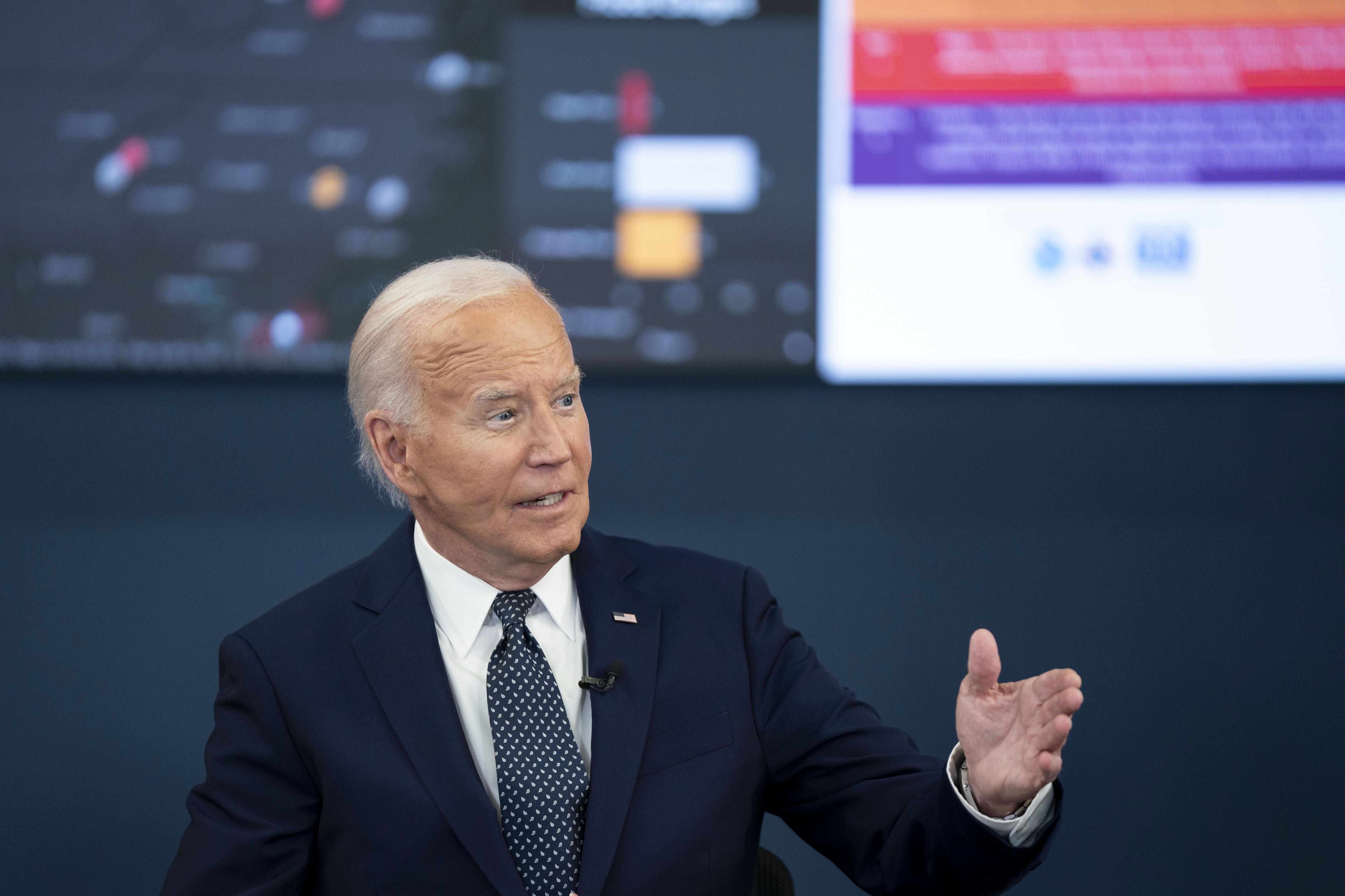 Biden reconoce que “casi se queda dormido” en el debate contra Trump