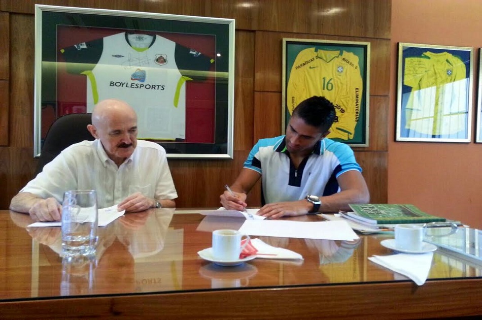 Santiago Tréllez, oficialmente nuevo jugador de Libertad