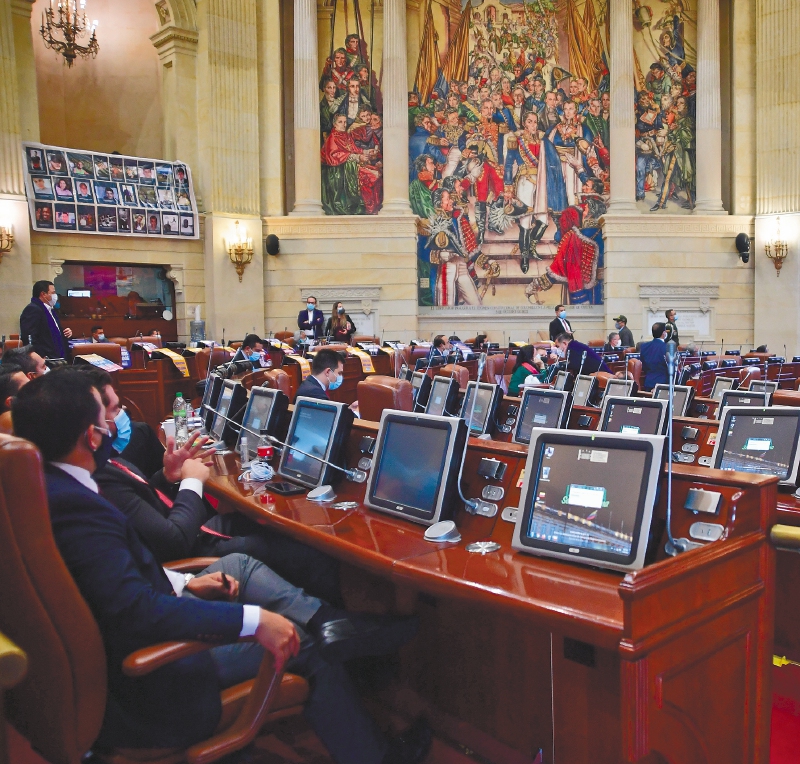 Pasa al sexto de ocho debates el proyecto que reduce el receso legislativo